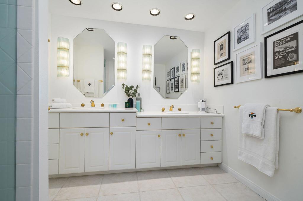 Thunderbird Villas - Residential