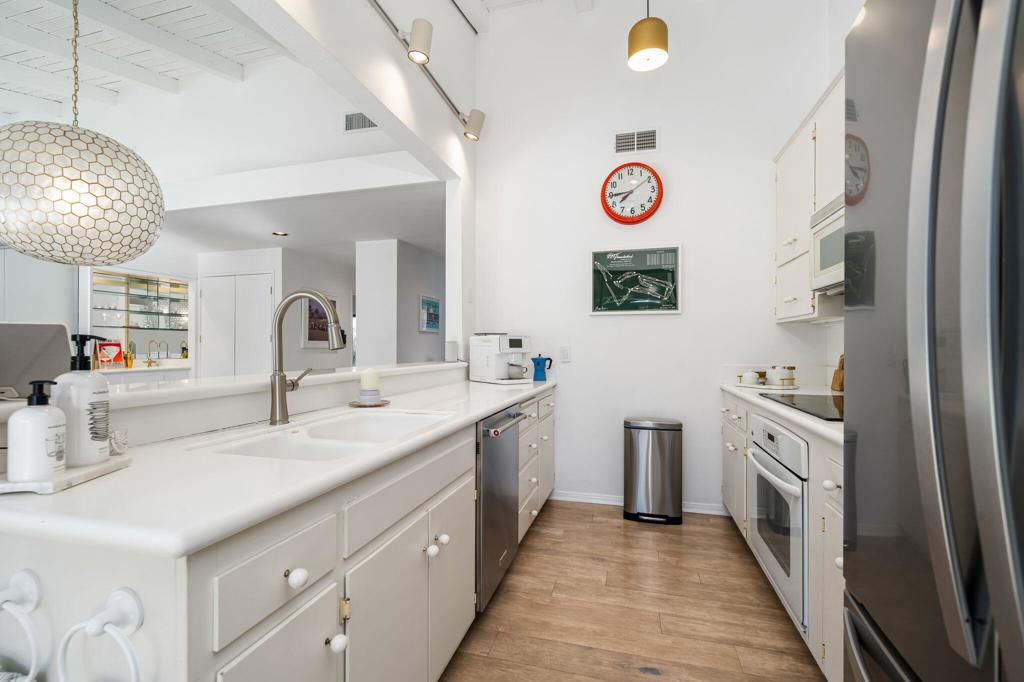 Thunderbird Villas - Residential