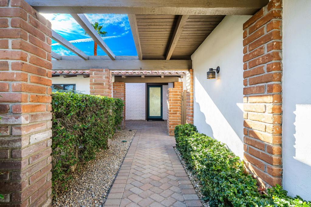 Thunderbird Villas - Residential