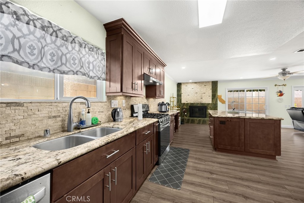 1545 La Salle Circle