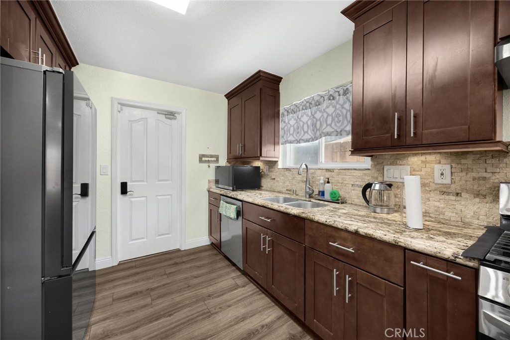 1545 La Salle Circle