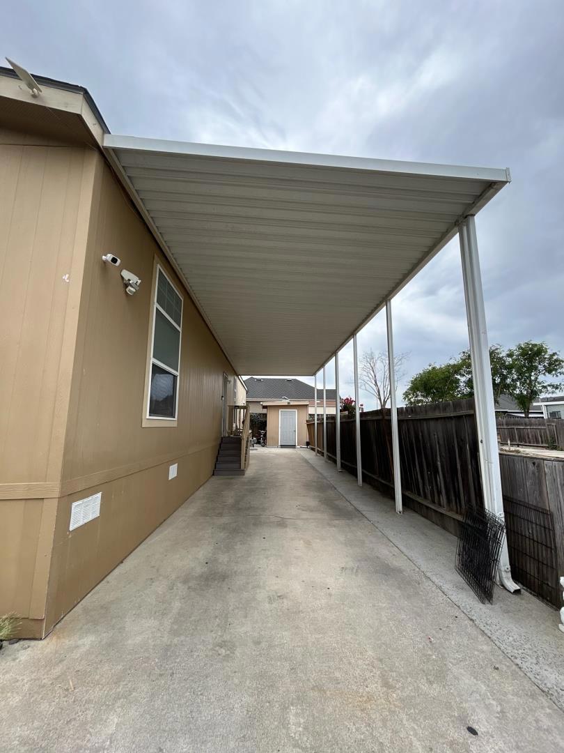 200 Burnett Avenue 70