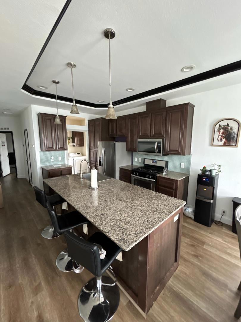 200 Burnett Avenue 70