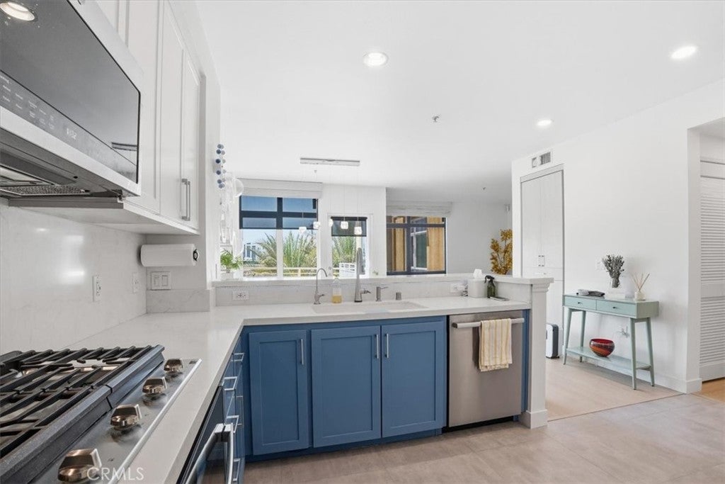 21301 Erwin Street 545