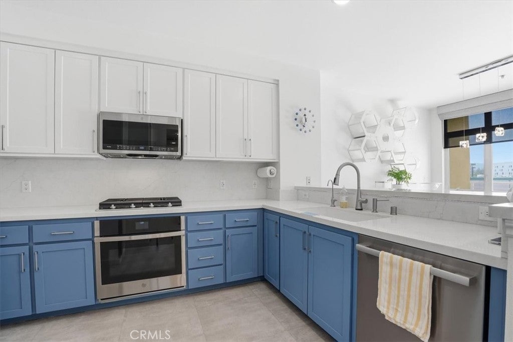 21301 Erwin Street 545