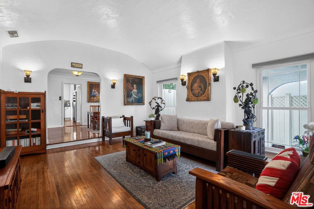 1756 S Genesee Avenue