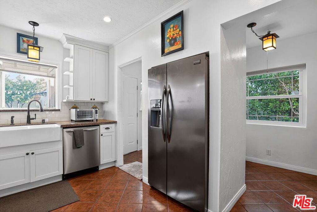 1756 S Genesee Avenue