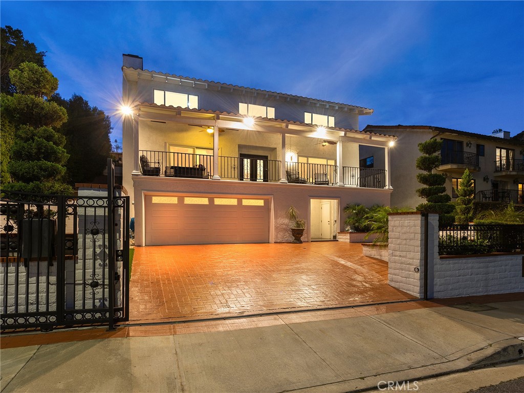 1426 E Tujunga Avenue