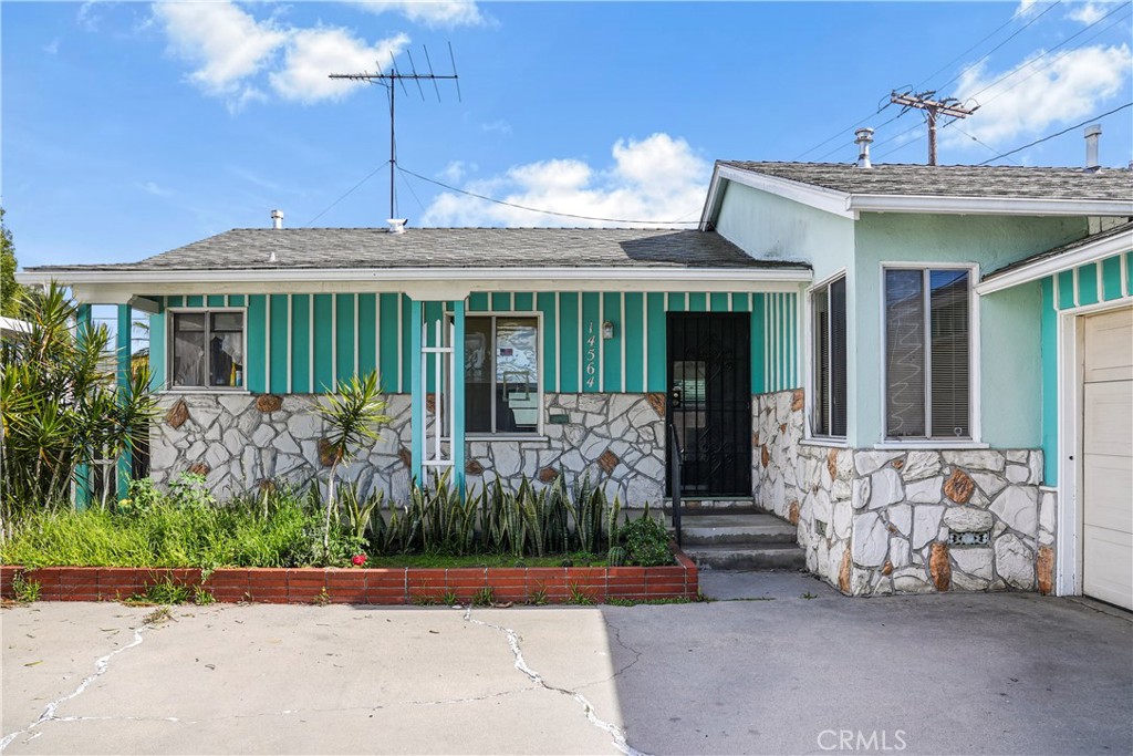 14564 14564 Charlemagne Ave