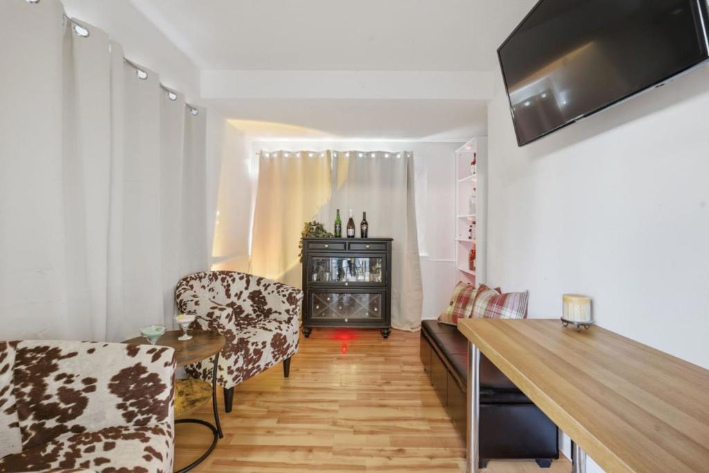 26673 Huntwood Avenue