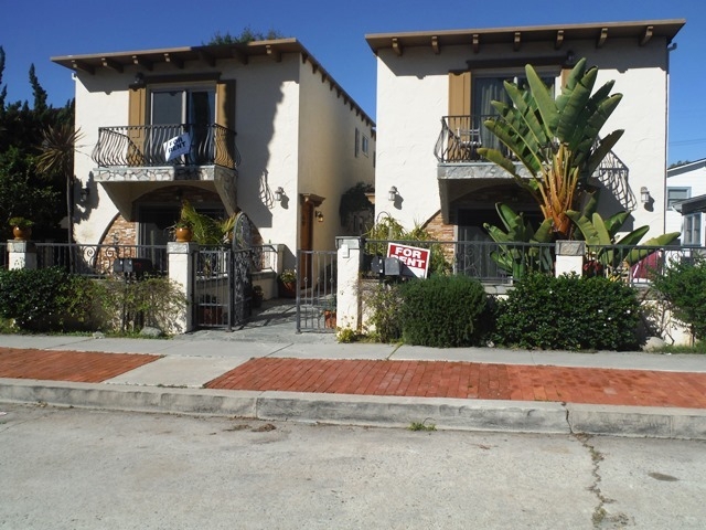 This is a beautiful home in a small apartment building (only four units). Tile & new carpet throughout, granite counter tops & upgraded appliances. There is a large patio & one off street parking spot. Unit is available immediately! Neighborhoods: Windensea Sewer: Sewer Connected