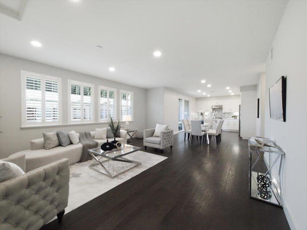1506 Bond Street