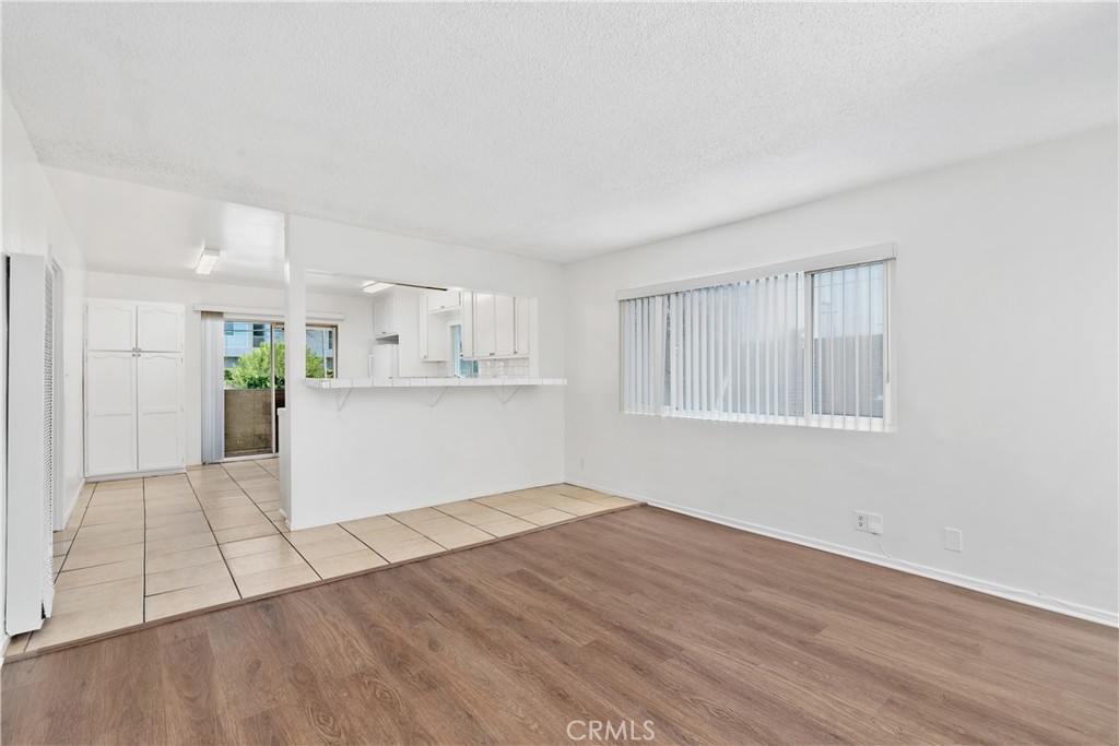 841 W 5th Street