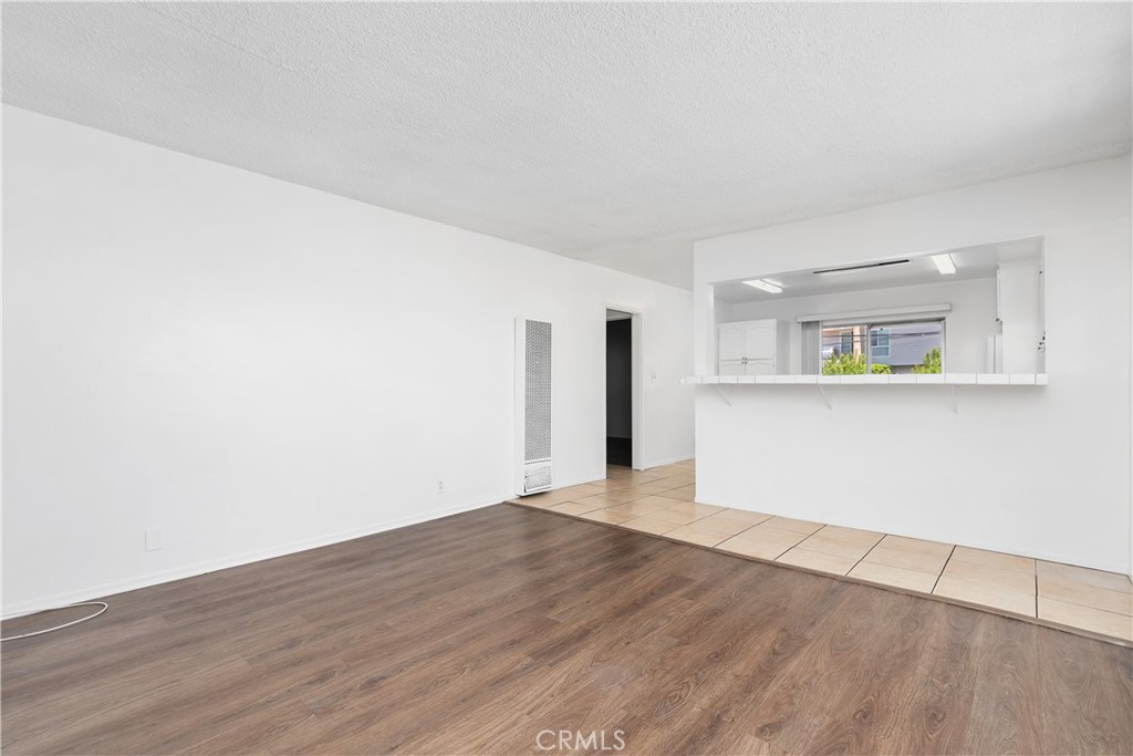 841 W 5th Street