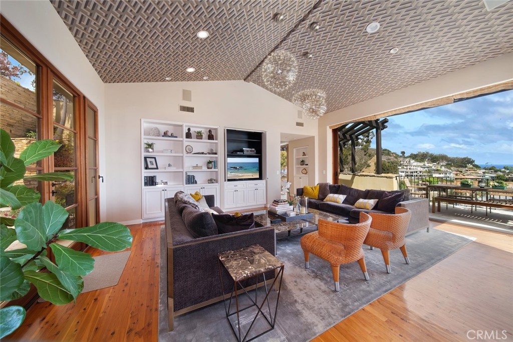Emerald Bay (EB) - Residential Lease