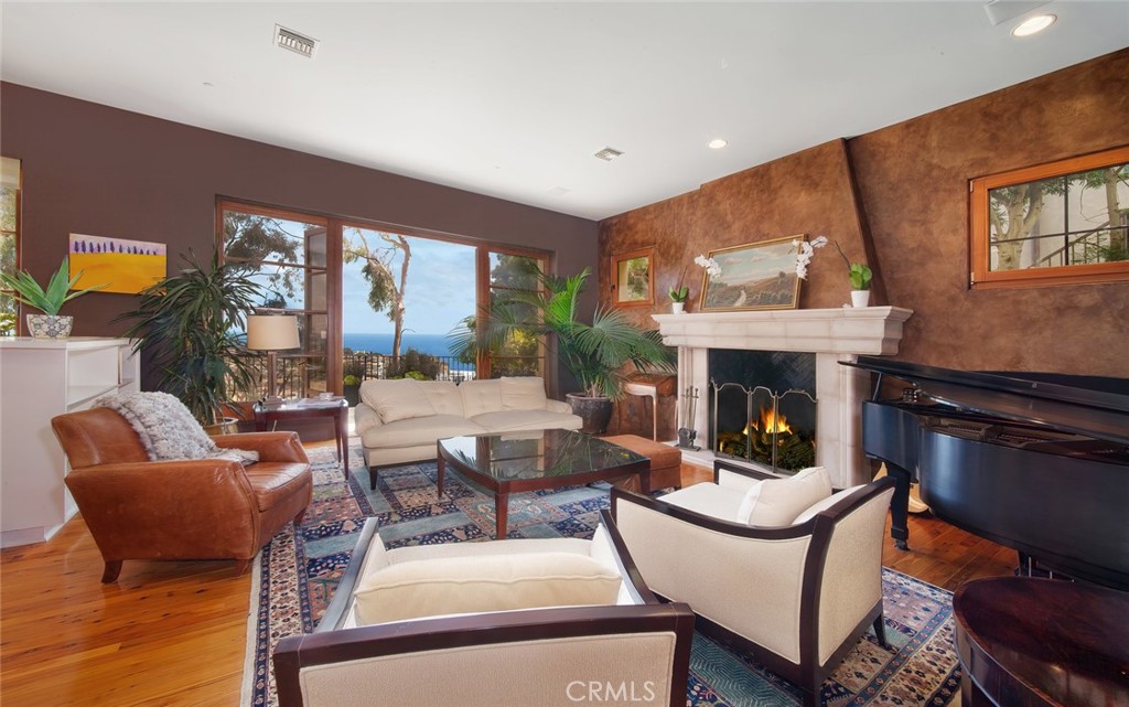 Emerald Bay (EB) - Residential Lease