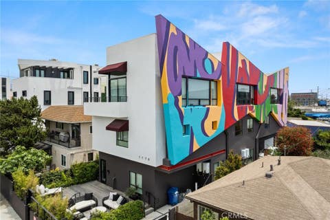 Photo of 1176 Nelrose Avenue #C, Venice, CA 90291 (MLS # SR26175862)