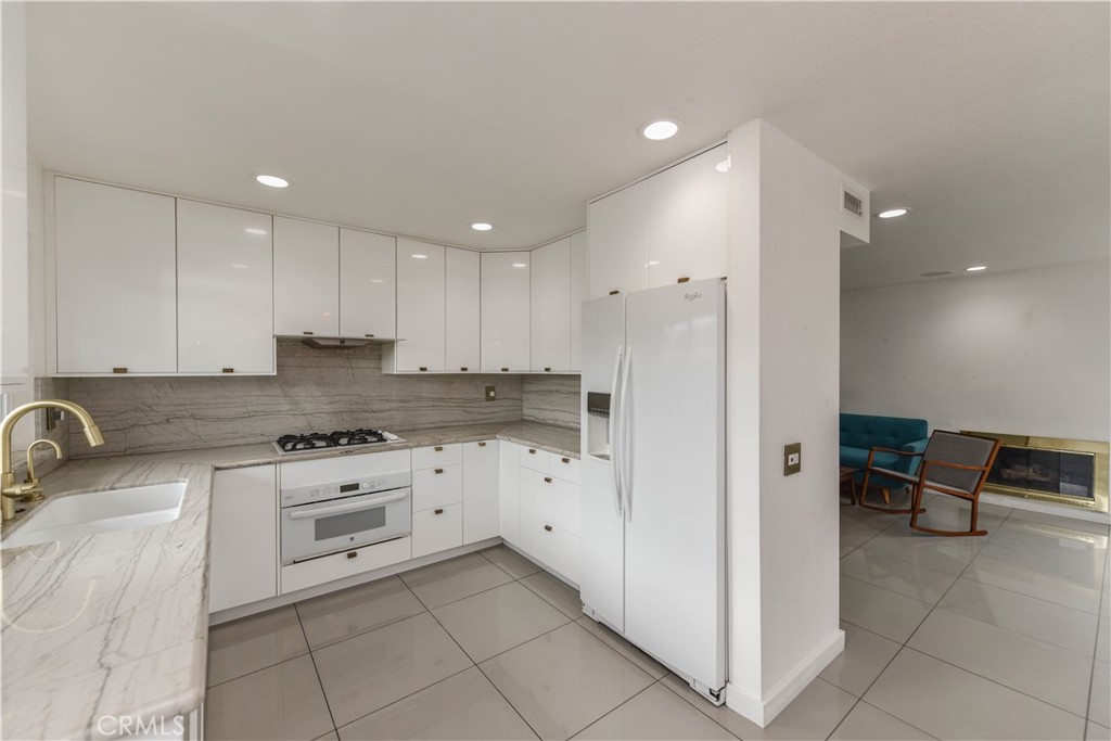 Columbia Square (CS) - Residential Lease