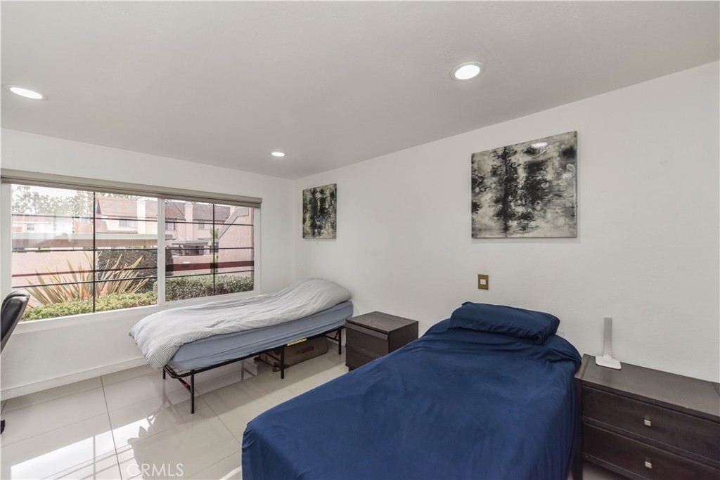 Columbia Square (CS) - Residential Lease