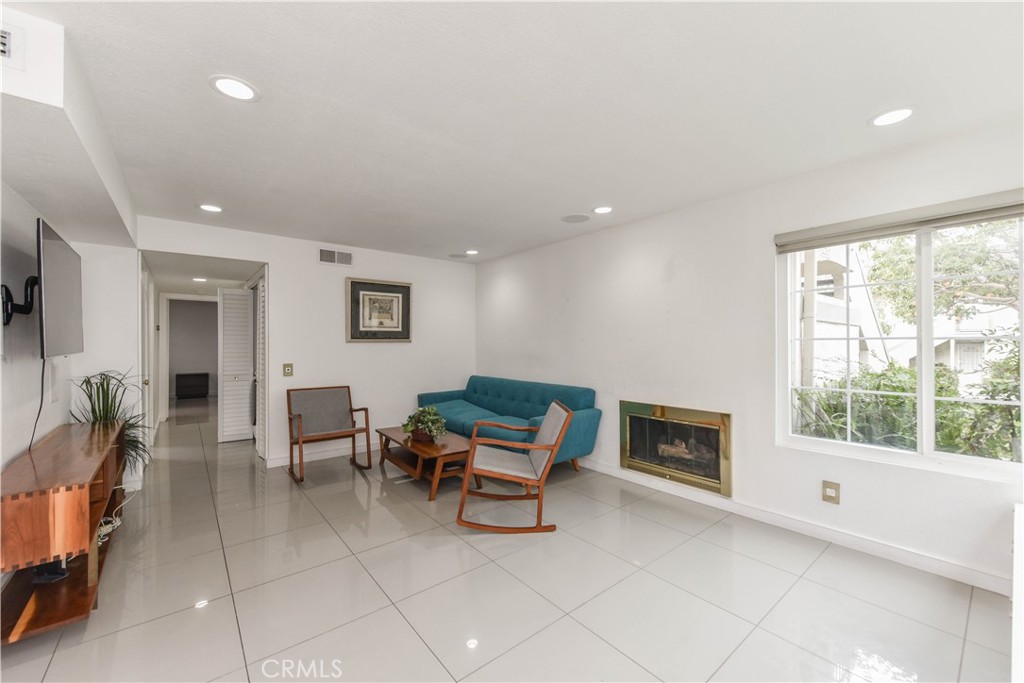 Columbia Square (CS) - Residential Lease