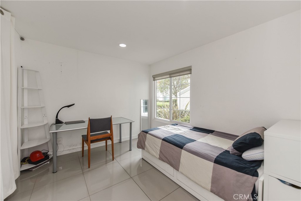 Columbia Square (CS) - Residential Lease