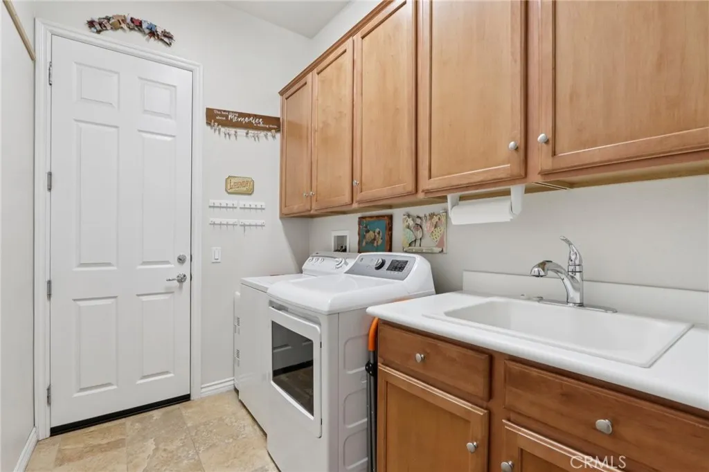 Hemet, California 92545, United States, 2 Bedrooms Bedrooms, ,2 BathroomsBathrooms,Residential,Active,193419