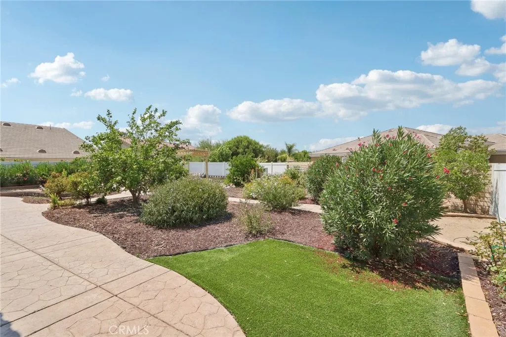 Hemet, California 92545, United States, 2 Bedrooms Bedrooms, ,2 BathroomsBathrooms,Residential,Active,193419