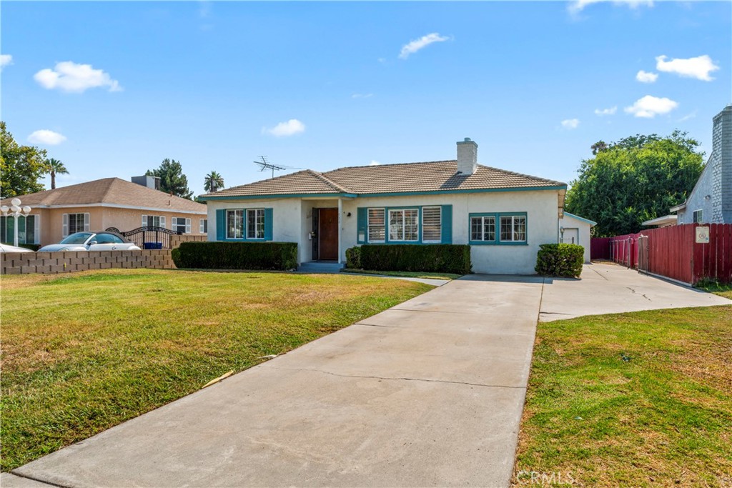 956 Grand Avenue