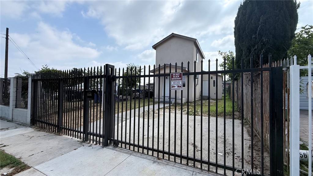 11154 Towne