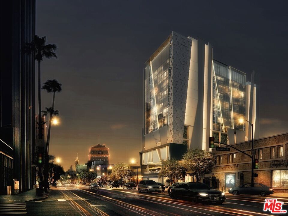 6445 W Sunset Boulevard