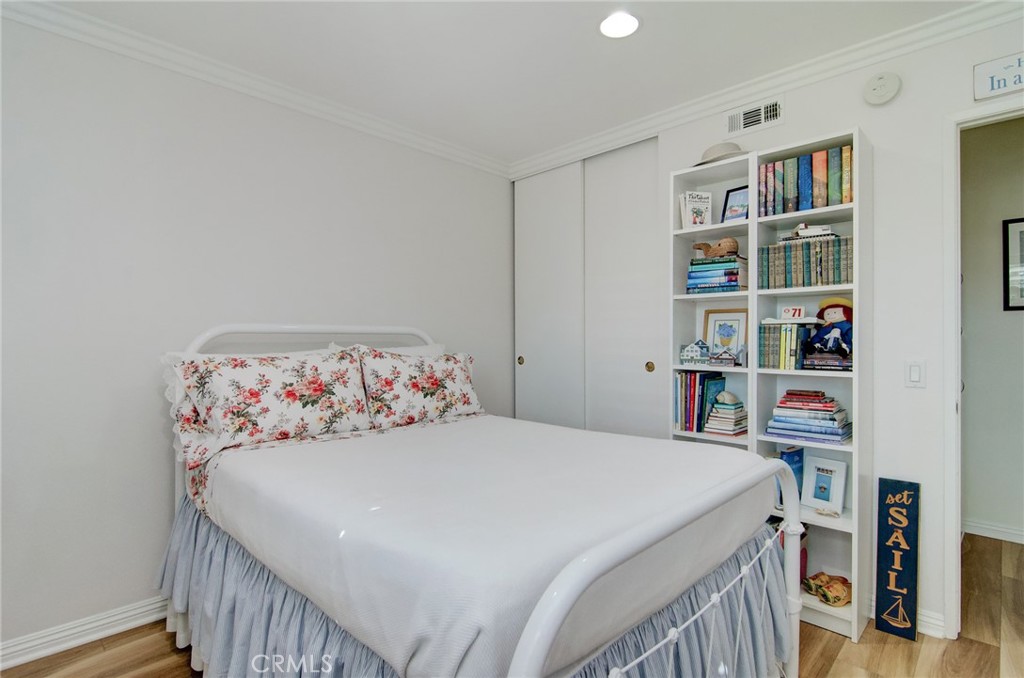 Huntington Landmark Townhomes (HLAN) - Residential