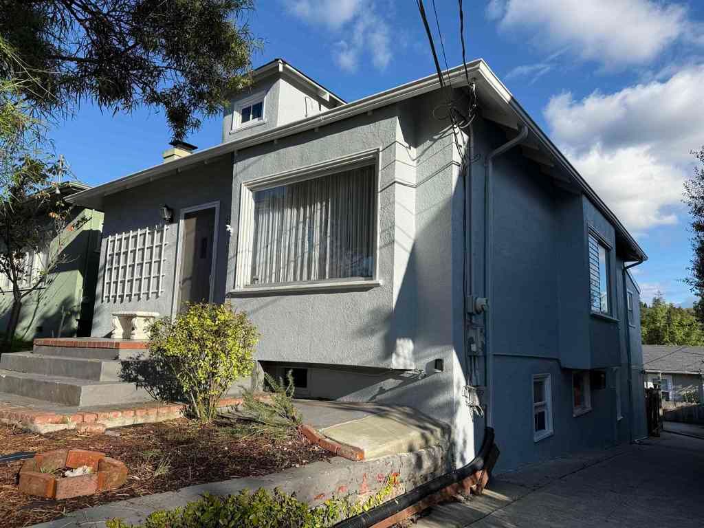 Photo of 310 Magnolia Ave, Piedmont, CA 94610 (MLS # 41121144)