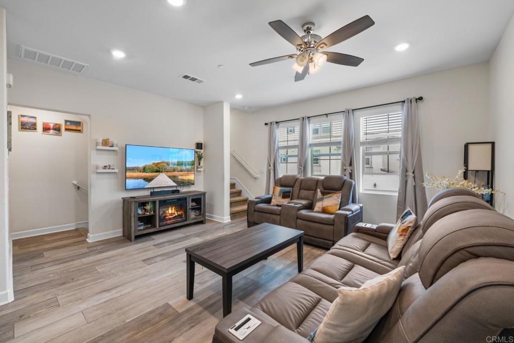 4376 Pacifica Drive 2