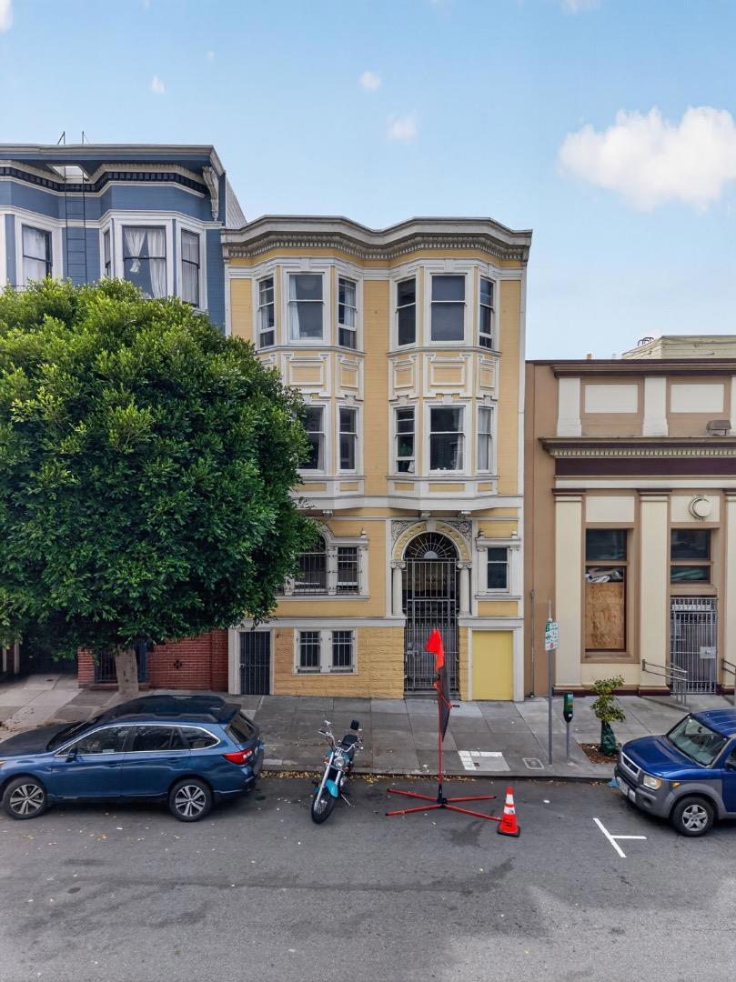 21 Belvedere Street