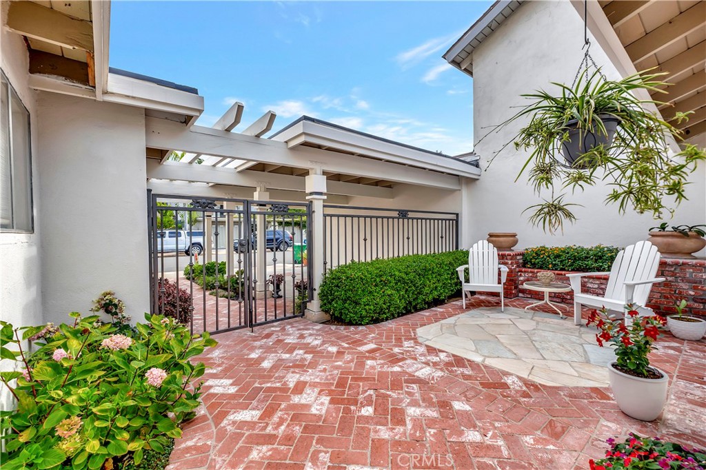 3 Whitewood Way