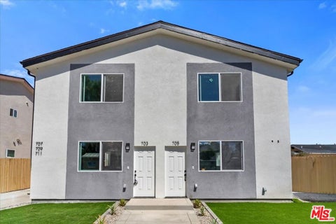 Photo of 758 E 78th Street, Los Angeles, CA 90001 (MLS # 26920069)