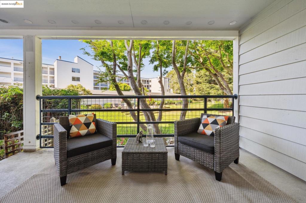 Properties 2 1207 Melville Square 114