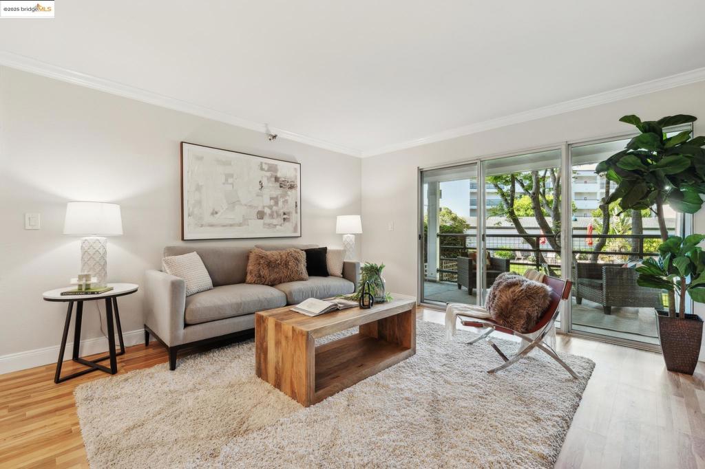 Properties 4 1207 Melville Square 114