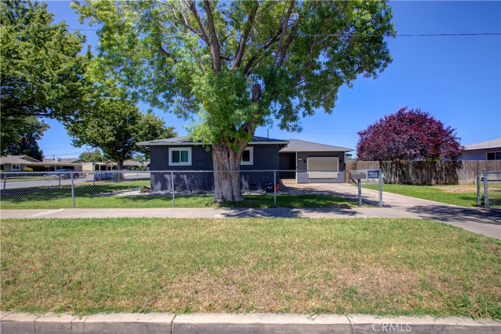 1161 W 2nd