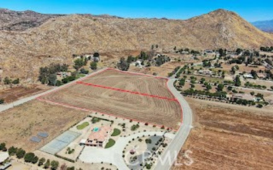 5 ACRE PARCEL IN MAZE STONE RANCHOS,ALL UTILITIES UNDERGROUND!