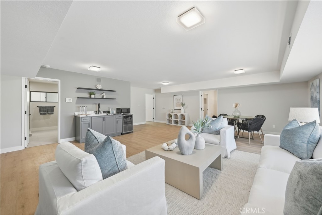 Peninsula (PI) - Residential