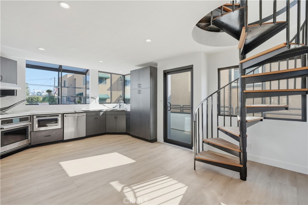 Peninsula (PI) - Residential