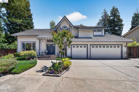 Photo of 646 Windmill Ln Ln, Pleasanton, CA 94566 (MLS # 41131524)