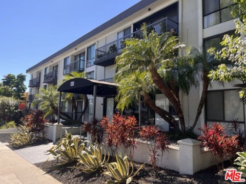 Photo of 1351 N CRESCENT HEIGHTS #210, West Hollywood, CA 90046 (MLS # 26995541)