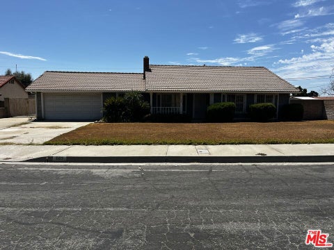 Photo of 689 W Norwood Street, Rialto, CA 92377 (MLS # 26907879)