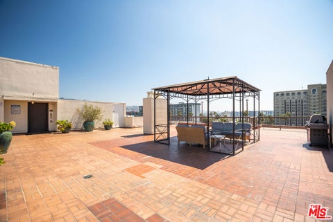 Tiny photo for 325 N Oakhurst Drive #405, Beverly Hills, CA 90210 (MLS # 26103089)