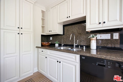 Tiny photo for 325 N Oakhurst Drive #405, Beverly Hills, CA 90210 (MLS # 26103089)
