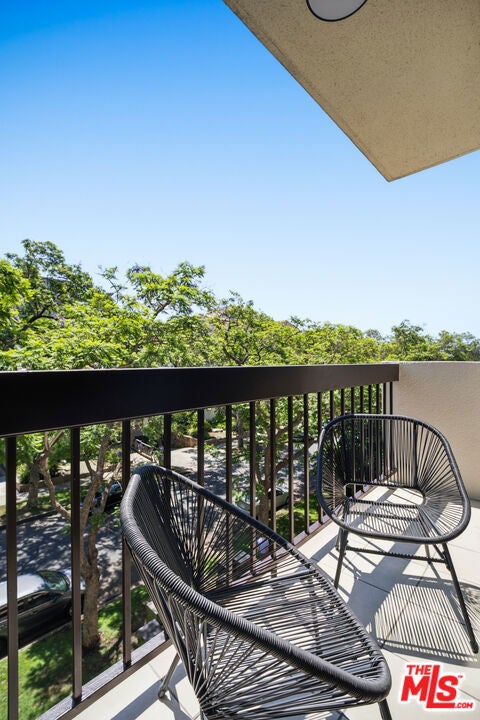 Tiny photo for 325 N Oakhurst Drive #405, Beverly Hills, CA 90210 (MLS # 26103089)