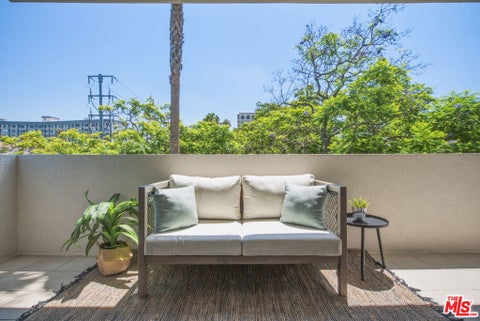 Tiny photo for 325 N Oakhurst Drive #405, Beverly Hills, CA 90210 (MLS # 26103089)