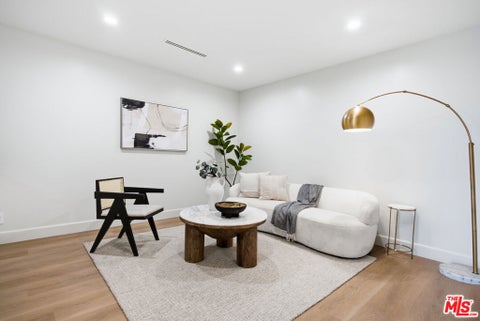 Tiny photo for 325 N Oakhurst Drive #405, Beverly Hills, CA 90210 (MLS # 26103089)